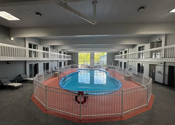 Hotel Rockfalls &